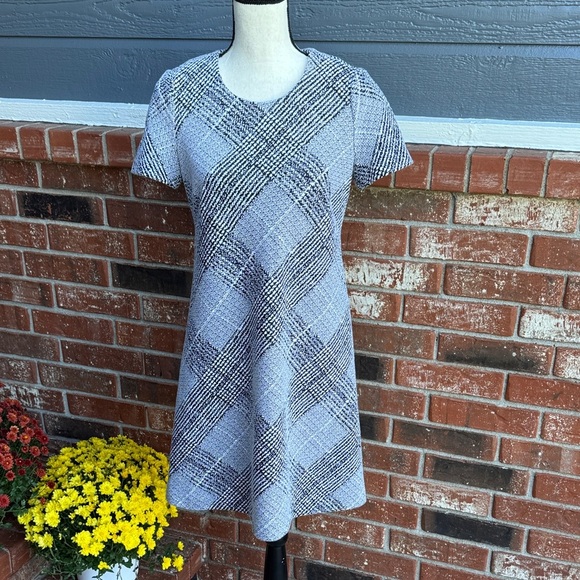 Calvin Klein Women's Cuffed Sleeve Mock Neck Short Shift Dress Size 8 - Picture 1 of 9